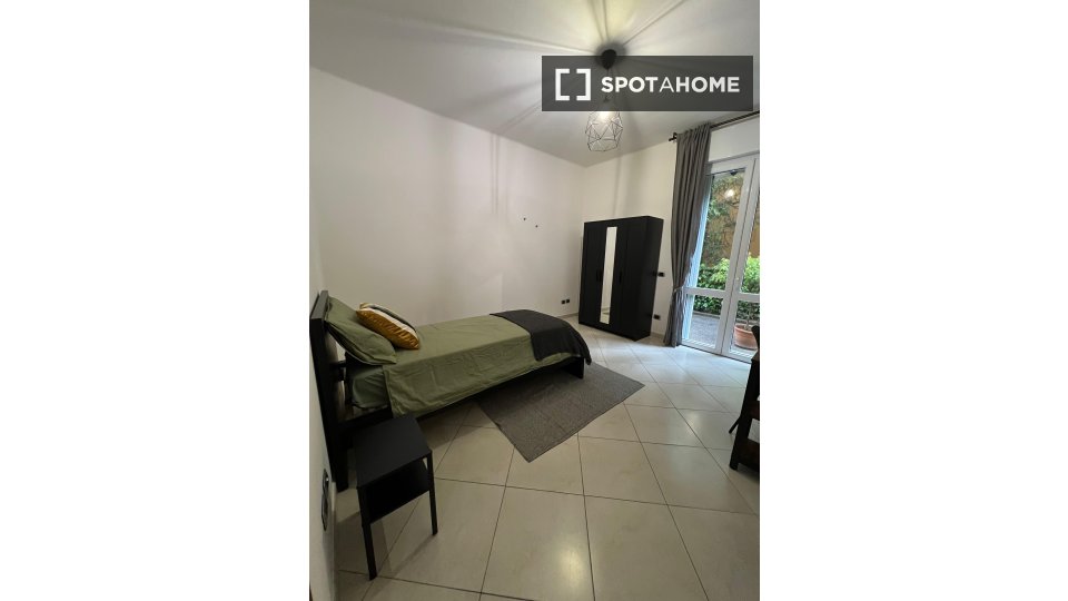 Double room Bologna, 2 beds — photo 11