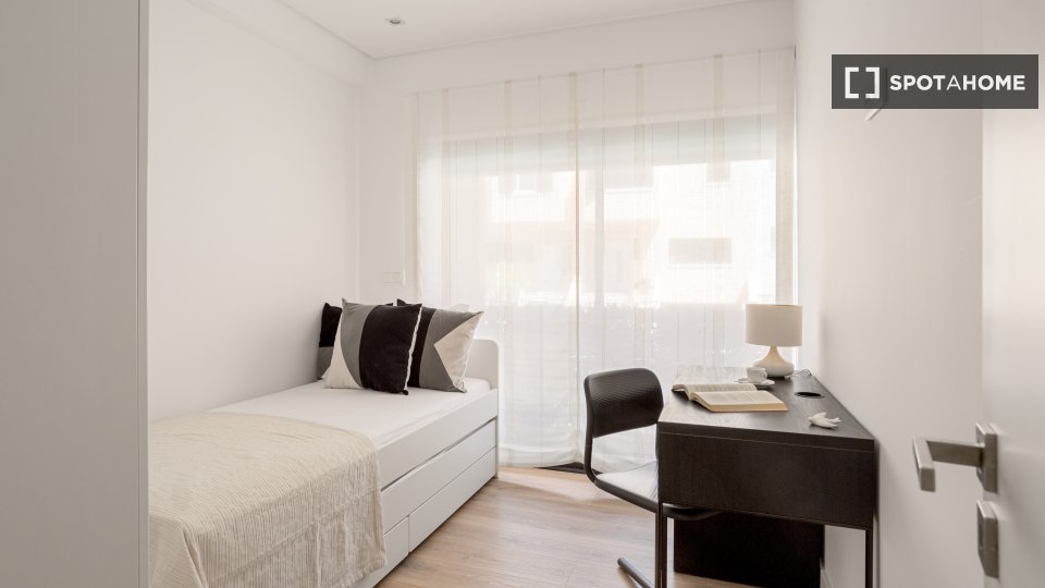 Apartment Lisbon, 3 beds — photo 2