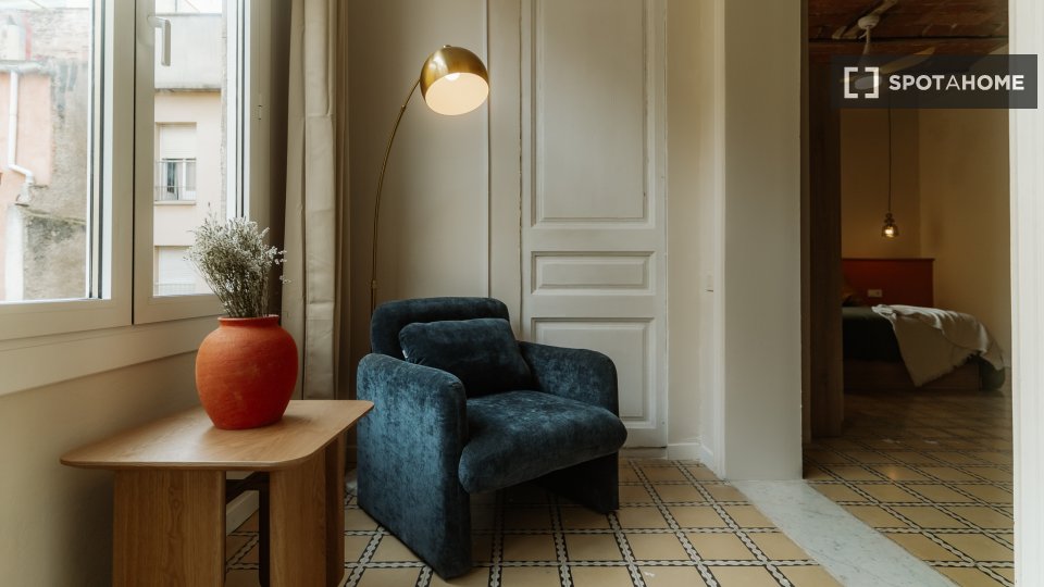 Double room Barcelona, 3 beds, 90m² — photo 14