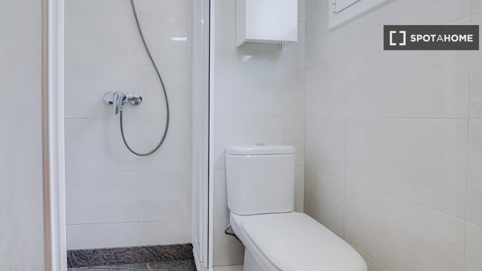 Double room Barcelona, 17 beds, 550m² — photo 18
