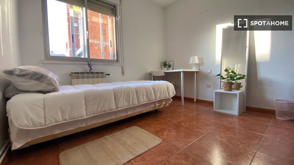 Double room Madrid, 4 beds — photo 45