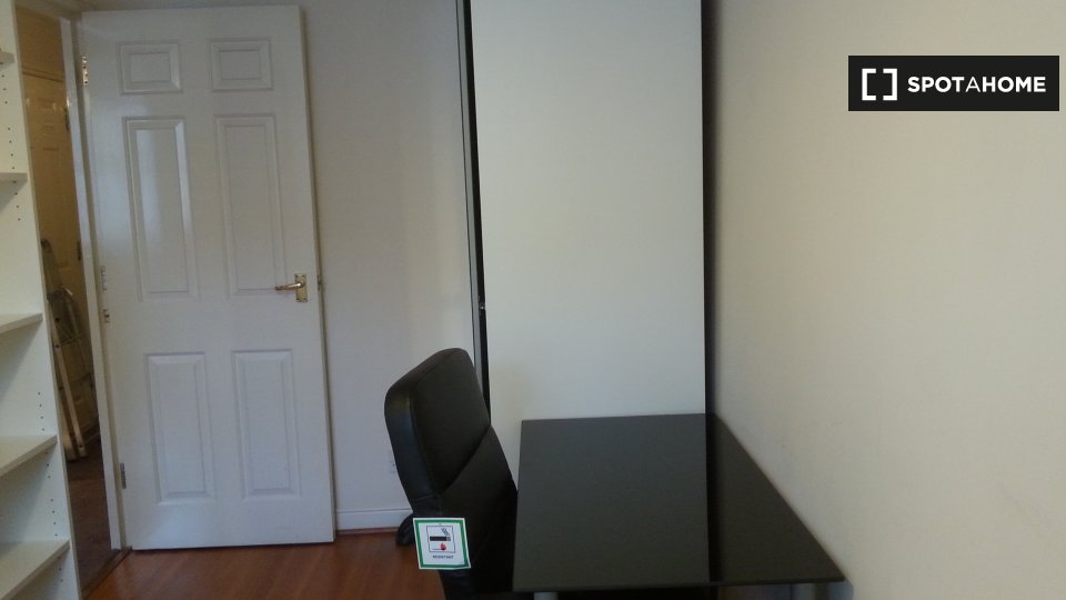 Double room London, 5 beds — photo 1