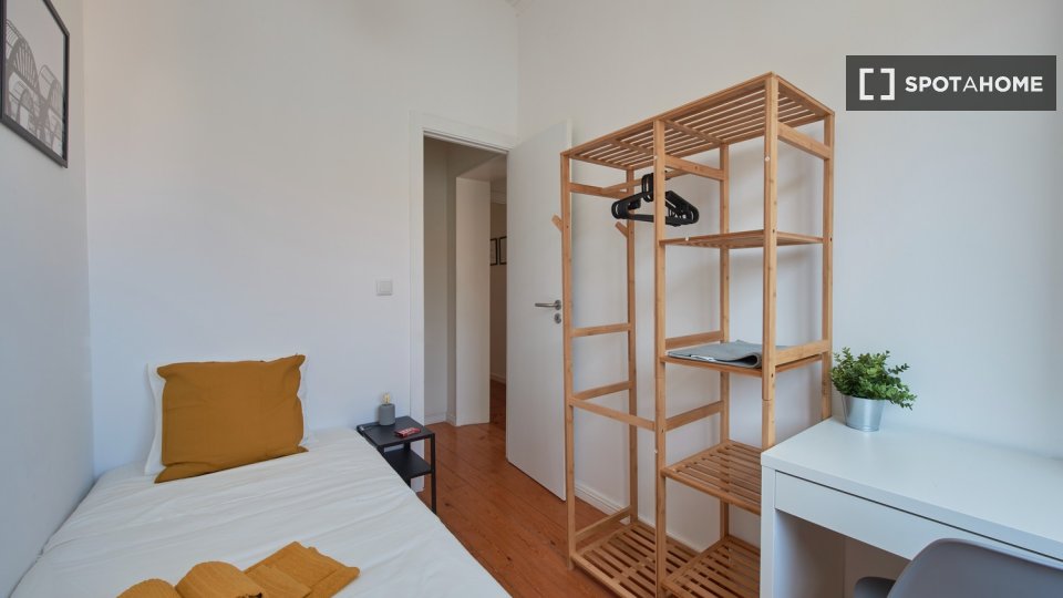 Double room Lisbon, 7 beds — photo 10