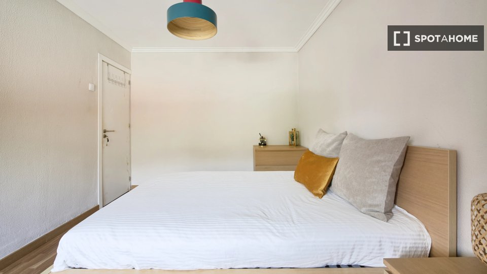 Double room Lisbon, 4 beds — photo 4