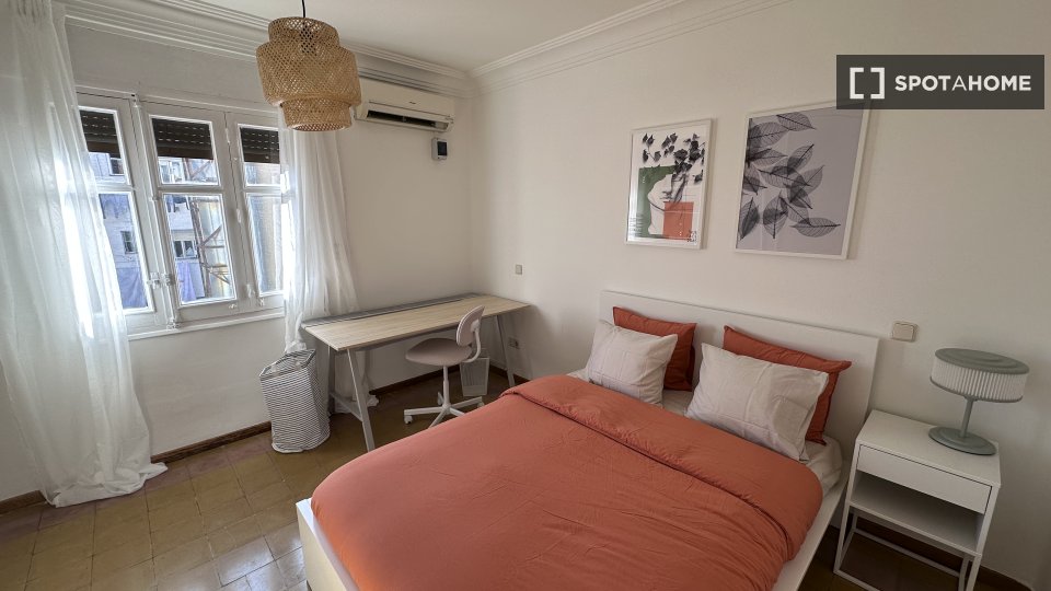 Double room Madrid, 5 beds — photo 19
