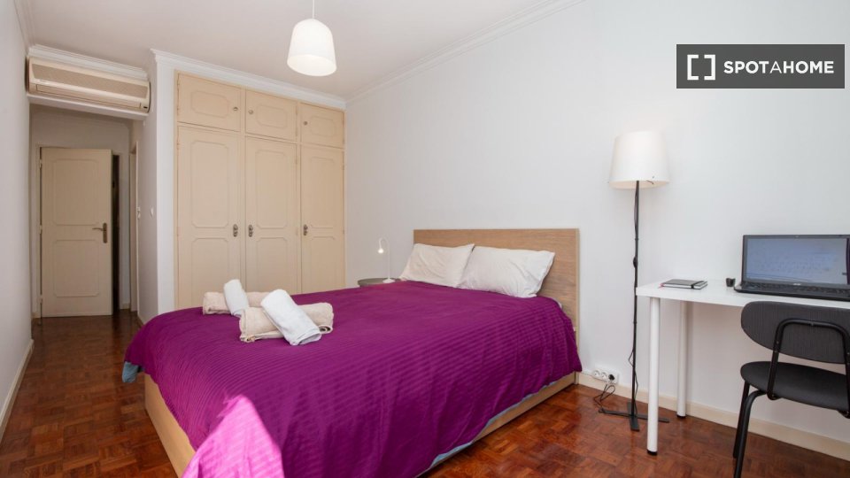 Double room Lisbon, 4 beds, 100m² — photo 2