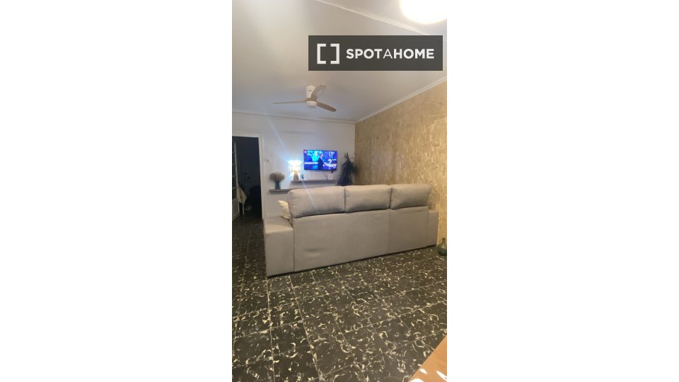 Double room Valencia, 3 beds, 89m² — photo 6