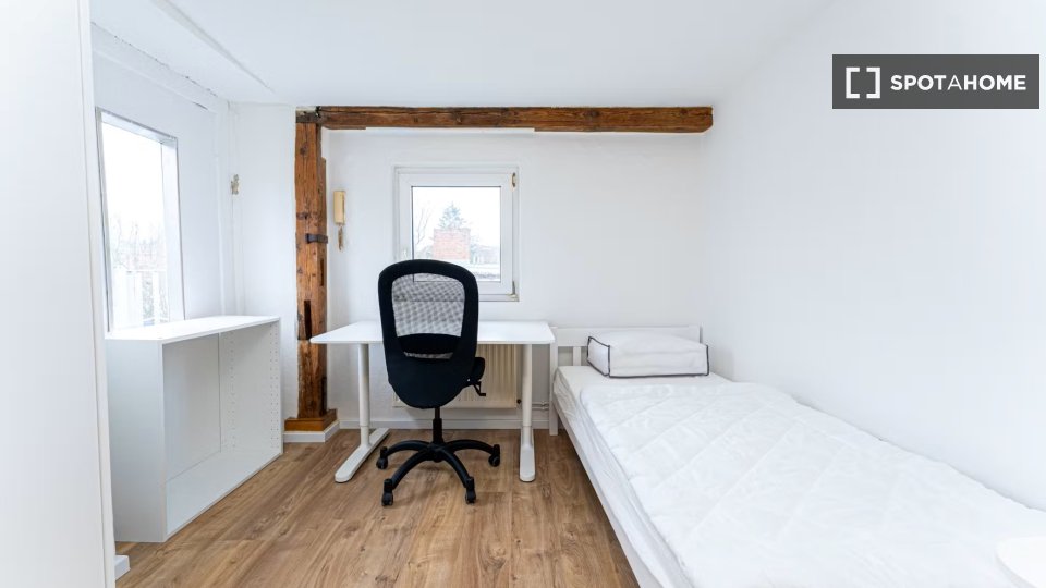 Double room Berlin, 10 beds, 120m² — photo 9