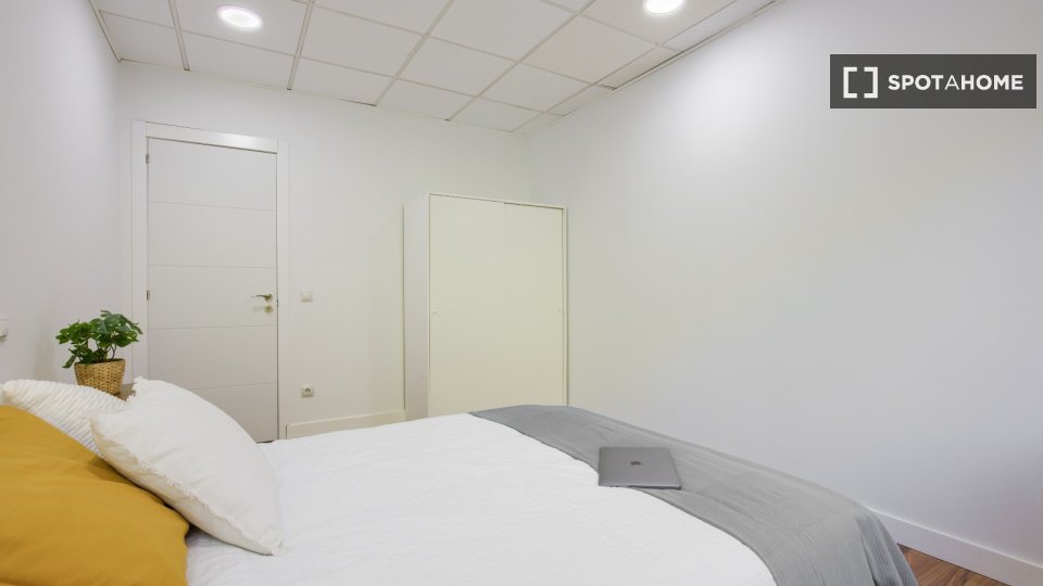 Double room Madrid, 7 beds, 230m² — photo 22
