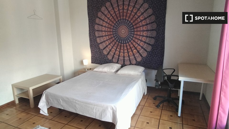 Double room Madrid, 6 beds, 200m² — photo 6