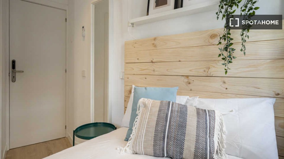 Double room Madrid, 4 beds — photo 71
