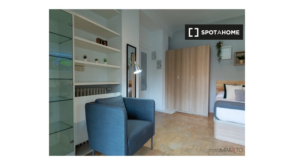Double room Madrid, 6 beds, 207m² — photo 4