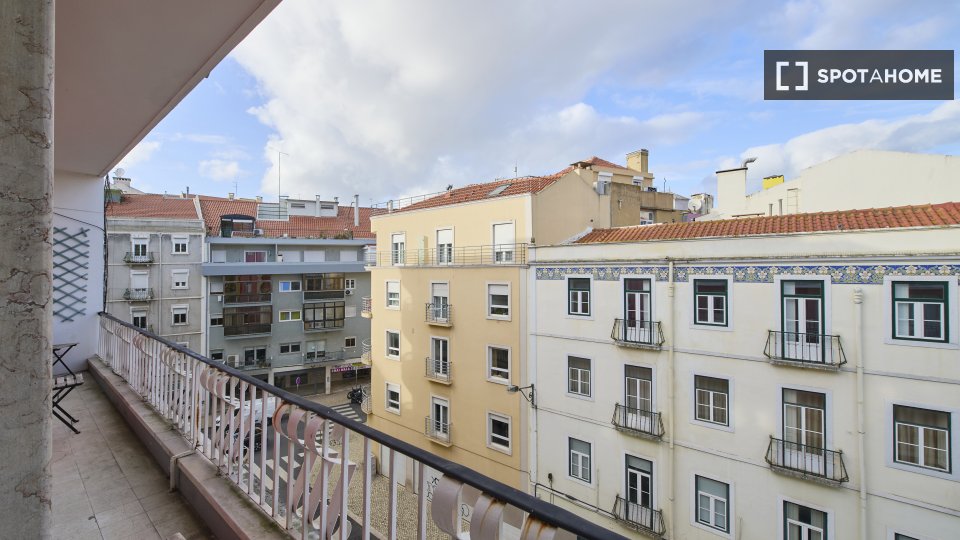 Double room Lisbon, 5 beds — photo 12