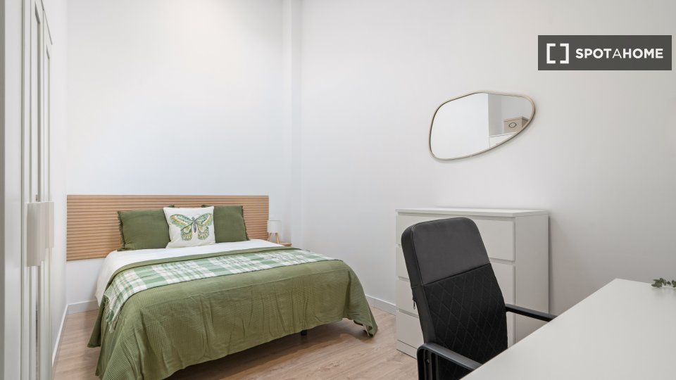 Double room Madrid, 4 beds, 140m² — photo 13