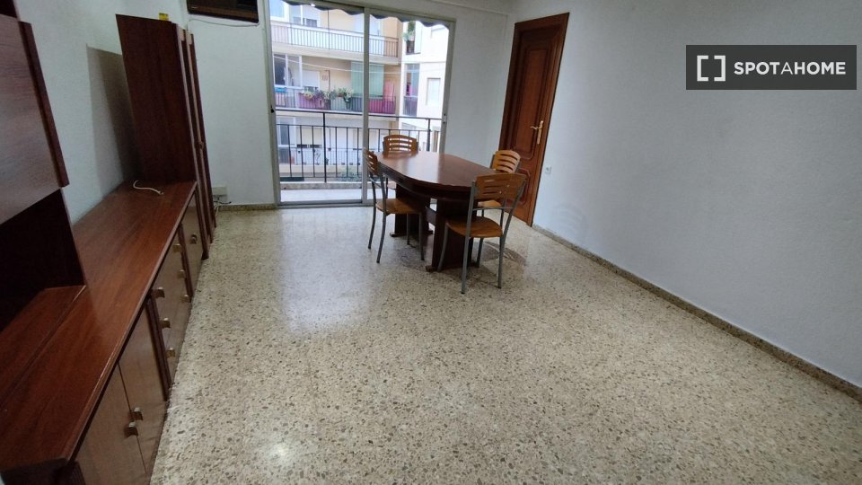 Stanza in affitto in appartamento condiviso a Valencia - à Valence