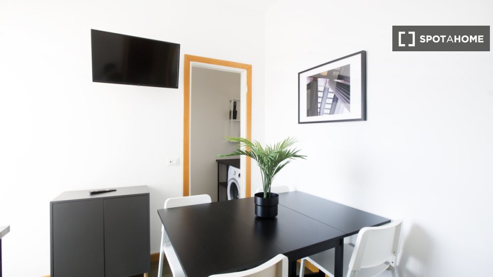 Double room Milan, 3 beds, 101m² — photo 10