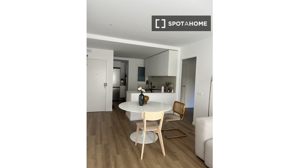 Double room Barcelona, 2 beds, 78m² — photo 5