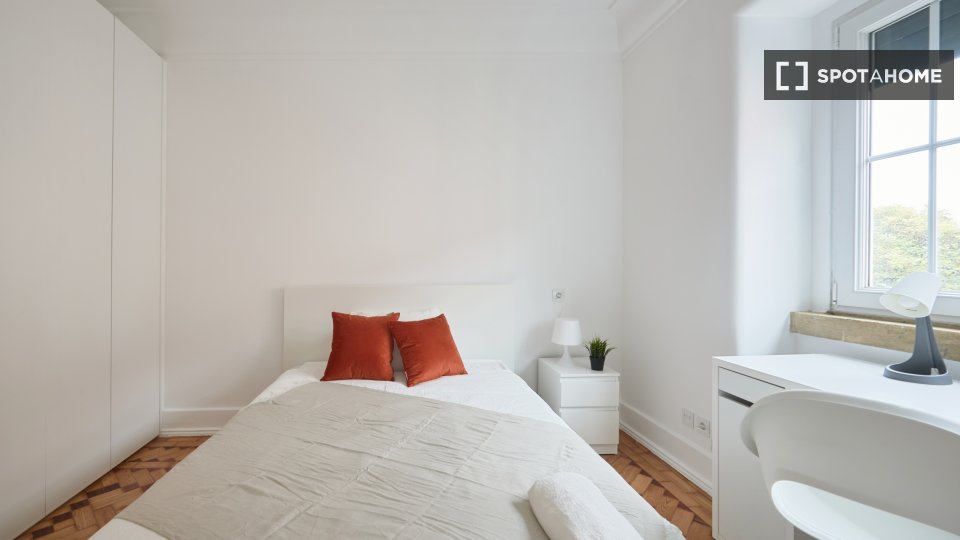 Double room Lisbon, 6 beds — photo 19