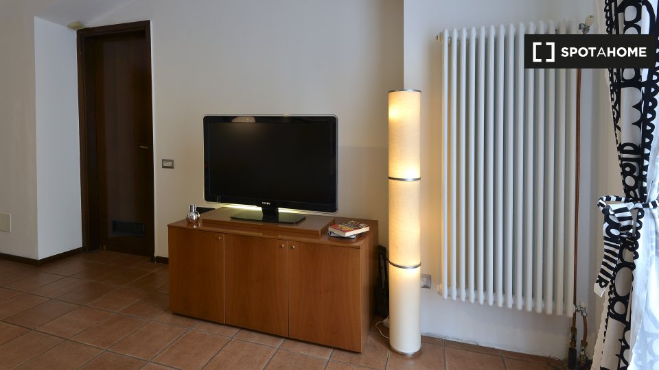 Apartment Milan, 1 bed, 65m² — photo 2
