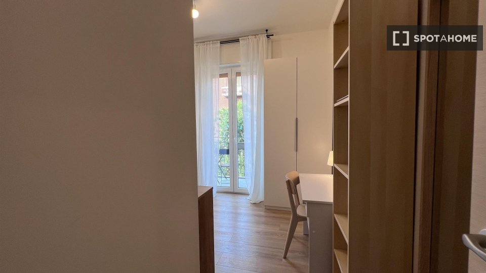 Double room Bologna, 3 beds — photo 11