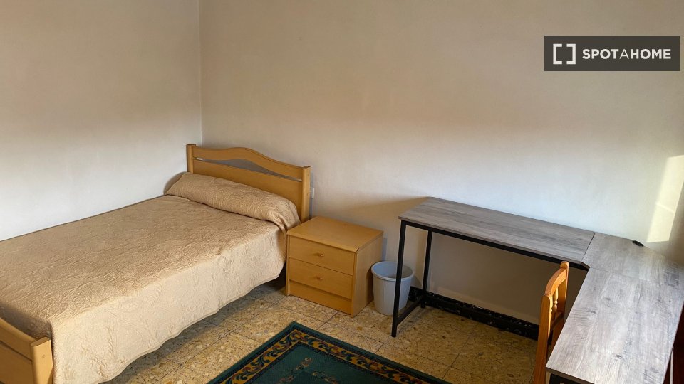 Double room Santiago_De_Compostela, 4 beds — photo 5