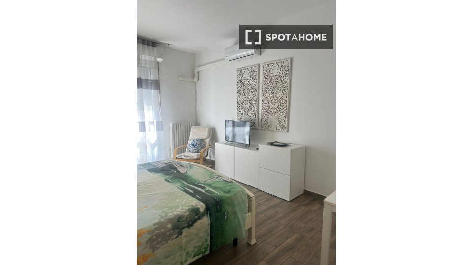 Double room Milan, 3 beds, 90m² — photo 30