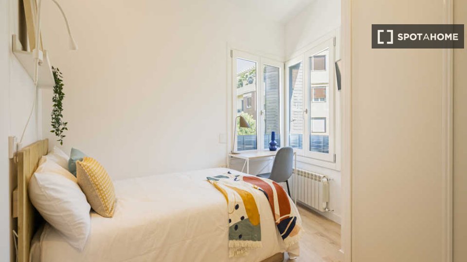 Double room Madrid, 4 beds — photo 111