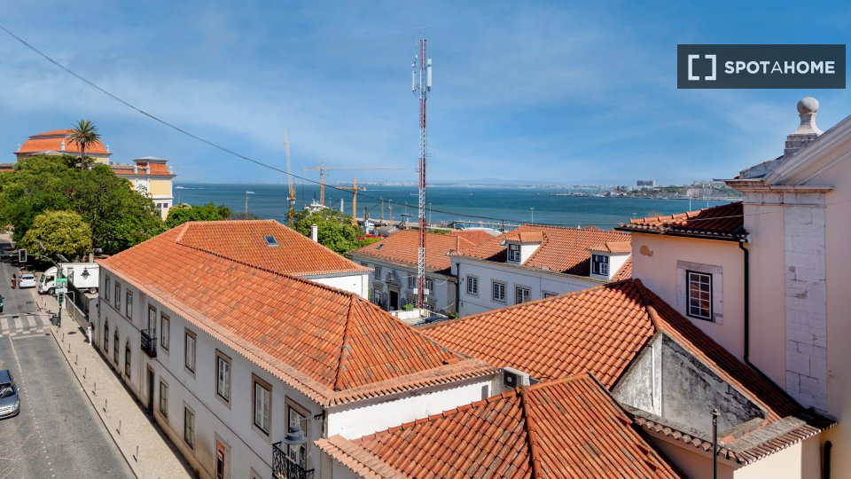 Apartment Lisbon, 2 beds — photo 14