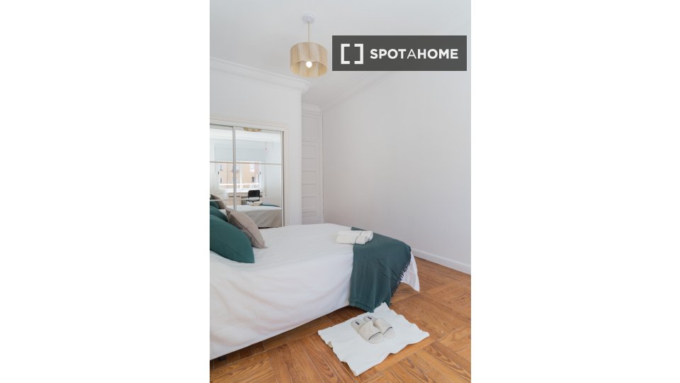 Double room Madrid, 10 beds, 380m² — photo 17