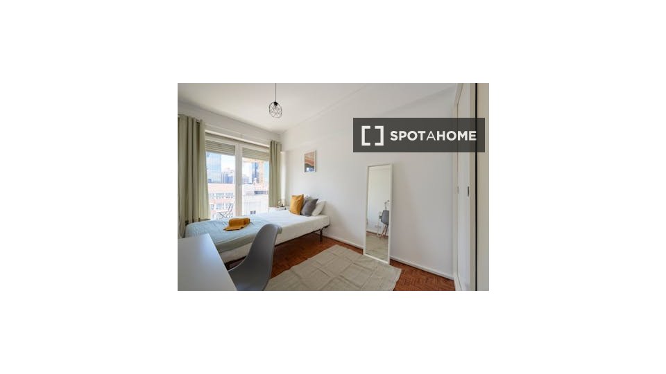 Double room Lisbon, 6 beds — photo 6
