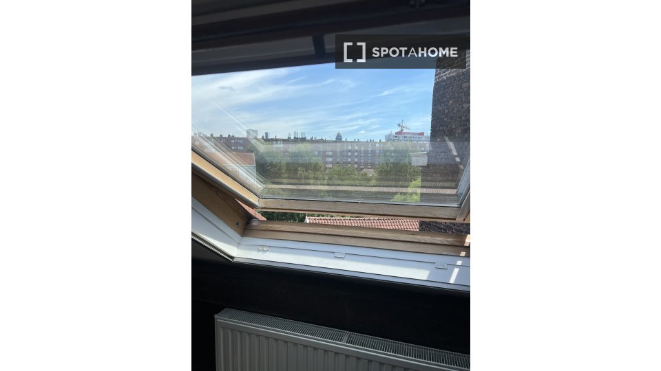 Double room Brussels, 9 beds, 13m² — photo 28