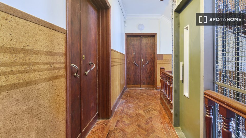 Double room Lisbon, 10 beds — photo 40