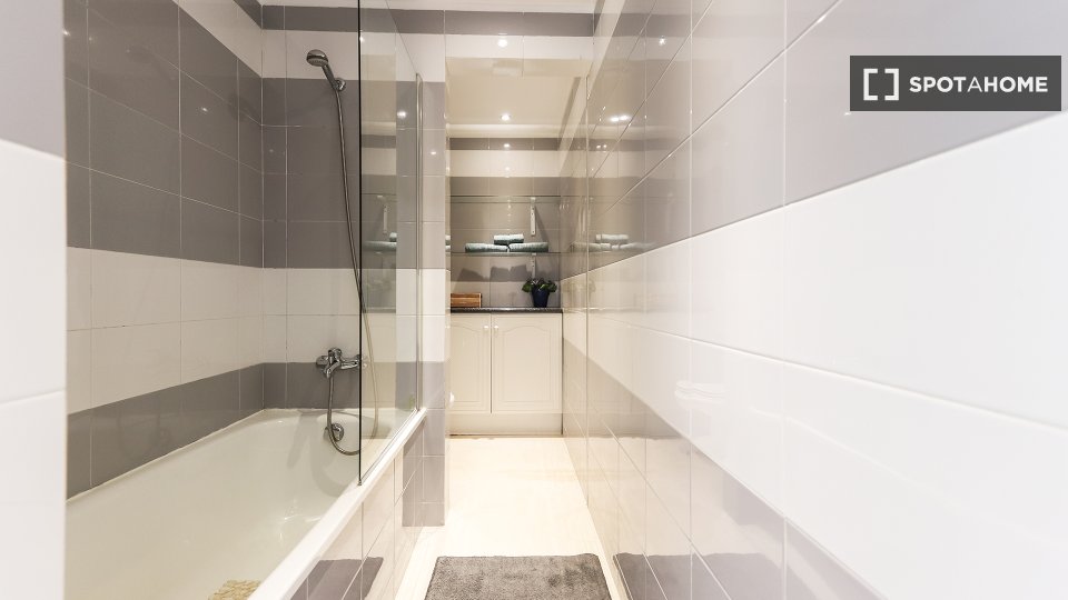 Apartment Lisbon, 1 bed, 60m² — photo 2