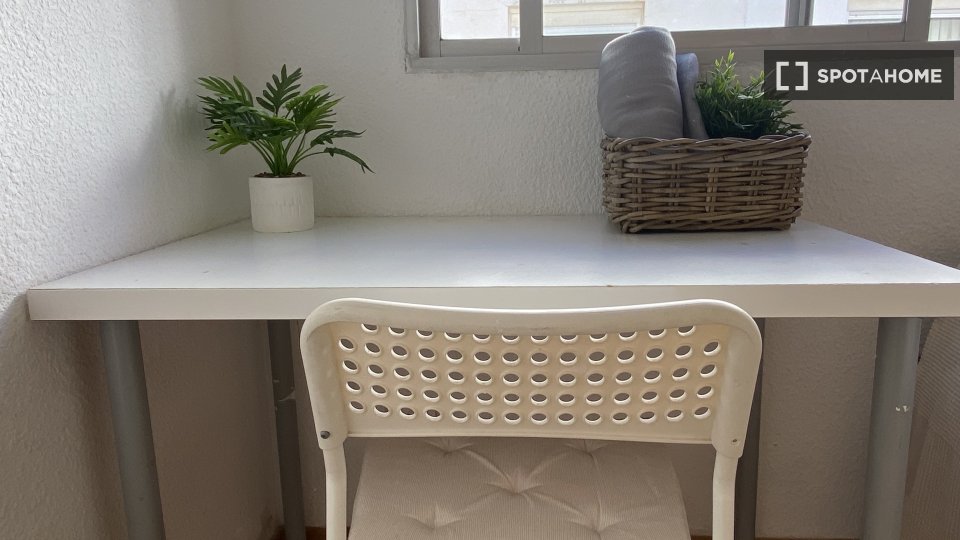 Habitación en piso de 2 habitaciones, La Malva-Rosa, Valencia