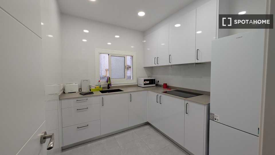Double room Barcelona, 4 beds, 80m² — photo 2