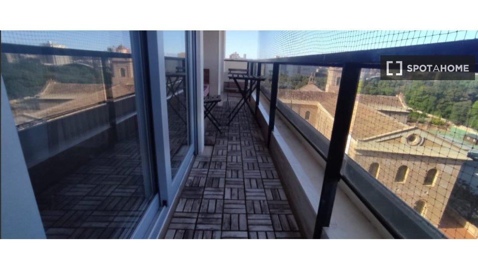Double room Valencia, 4 beds, 150m² — photo 3