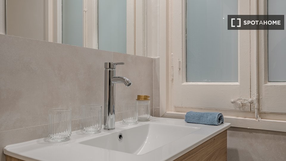 Double room Barcelona, 6 beds, 120m² — photo 80