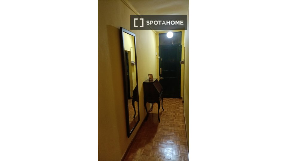 Double room Madrid, 2 beds — photo 5