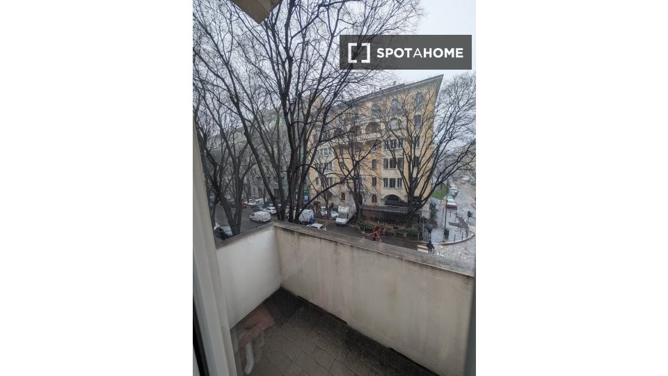 Double room Milan, 3 beds, 90m² — photo 4