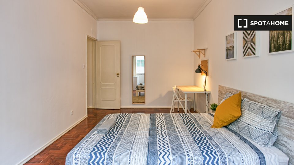 Double room Lisbon, 5 beds — photo 5