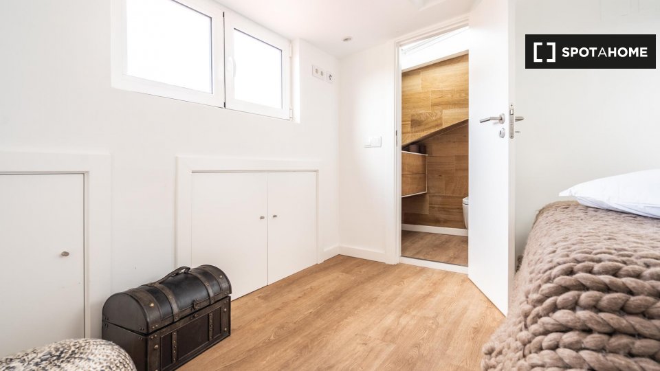 Apartment Lisbon, 3 beds, 100m² — photo 14
