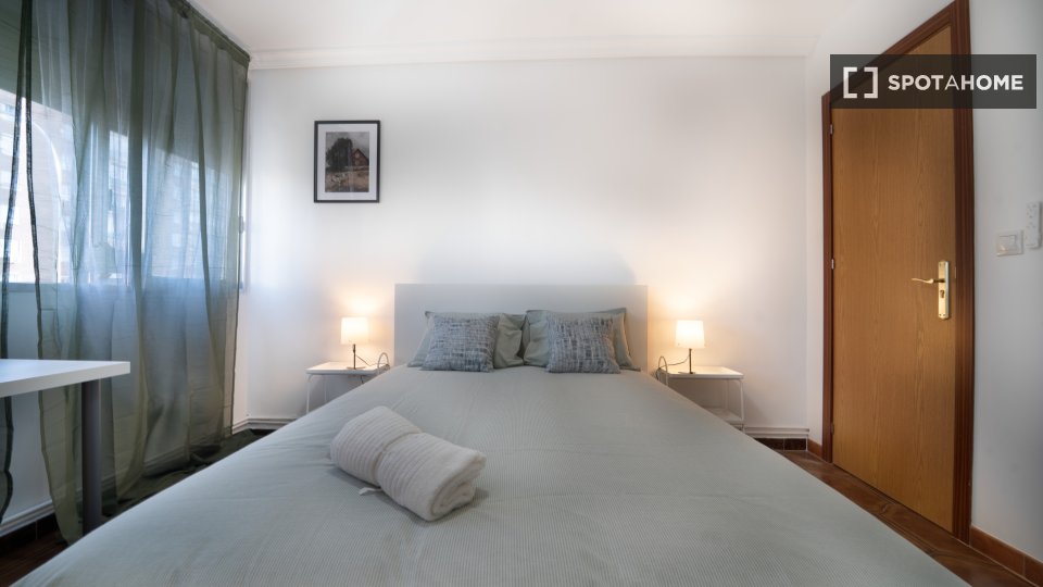 Double room Madrid, 4 beds — photo 7