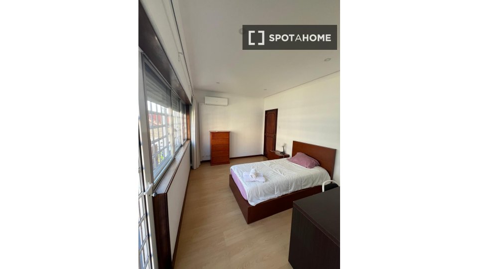 Double room Porto, 5 beds, 400m² — photo 2