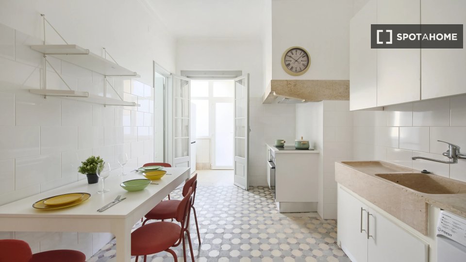 Double room Lisbon, 7 beds — photo 19