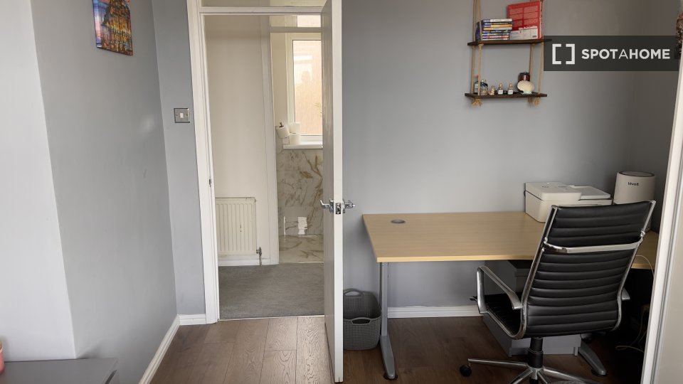 Apartment London, 3 beds, 92m² — photo 18