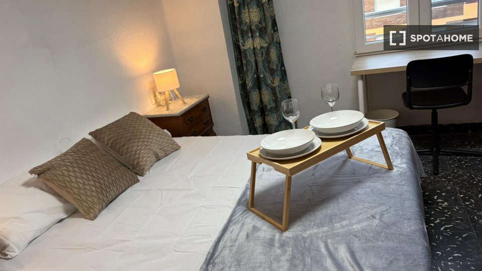 Double room Valencia, 5 beds, 120m² — photo 19