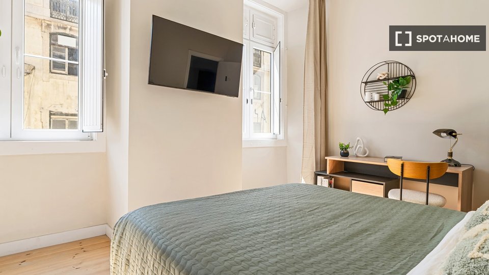 Double room Lisbon, 6 beds — photo 22