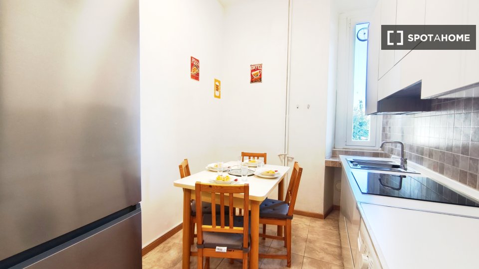 Double room Milan, 3 beds, 75m² — photo 7