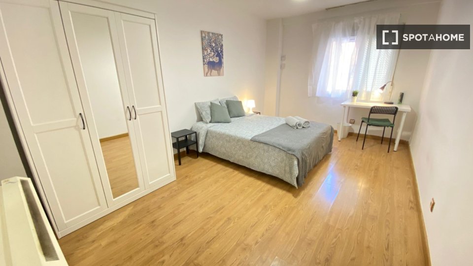 Double room Madrid, 4 beds — photo 2