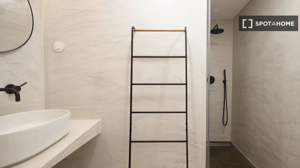 Apartment mono Lisbon, 35m² — photo 5